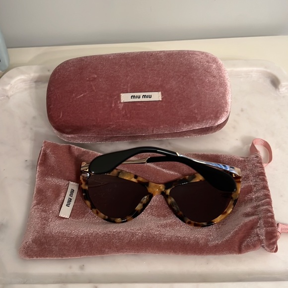 Miu Miu Tortoise Shell Authentic Sunglasses - Picture 4 of 14